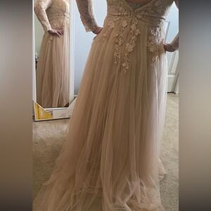 NWT Wedding Dress Lace Long Sleeves Champagne Blush